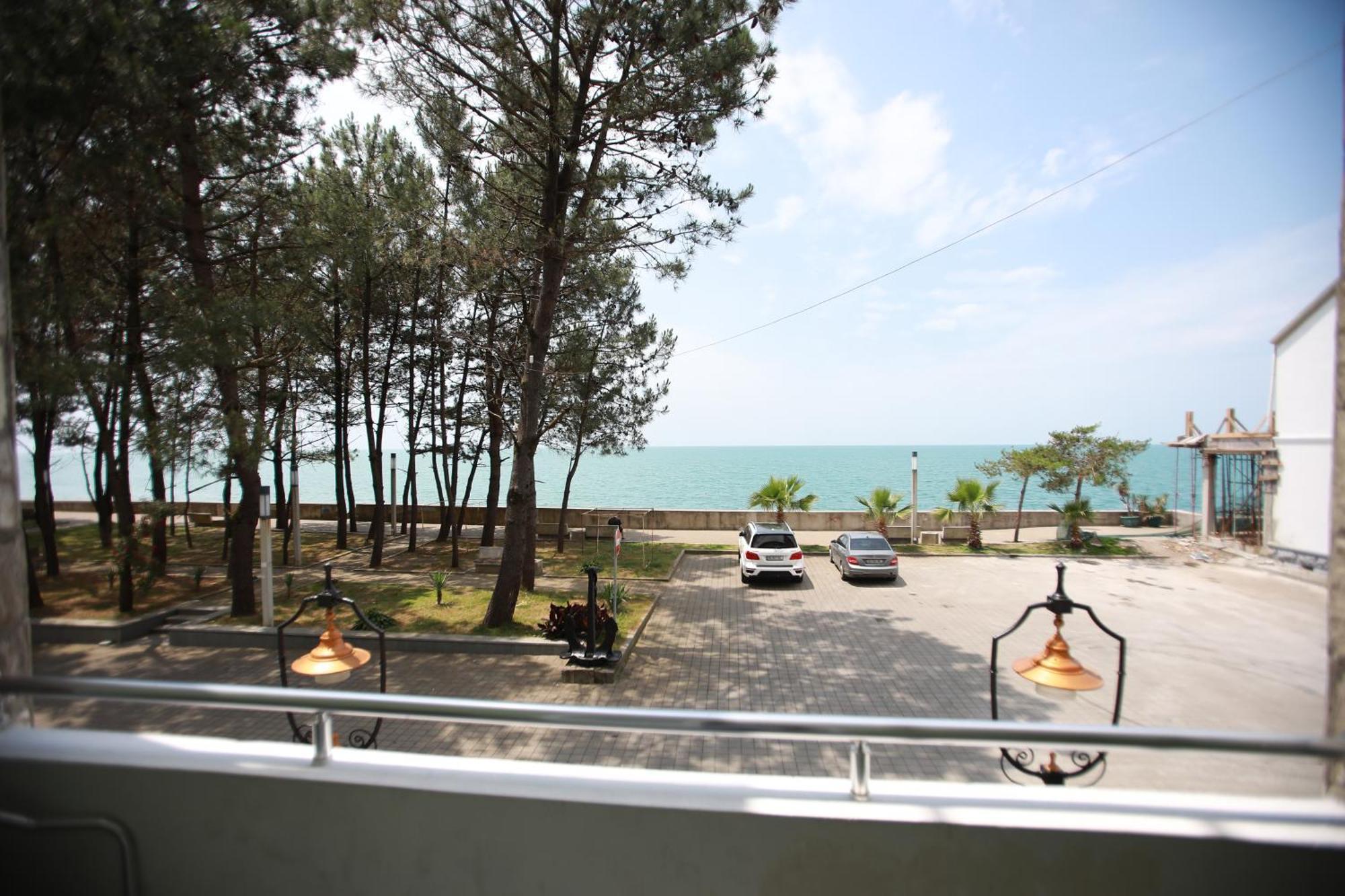 Green House Hotel Kobuleti Ngoại thất bức ảnh